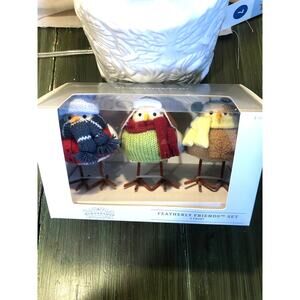 Wondershop Featherly Friends NIB 3 Bird Set Winter Birds Bright Colors